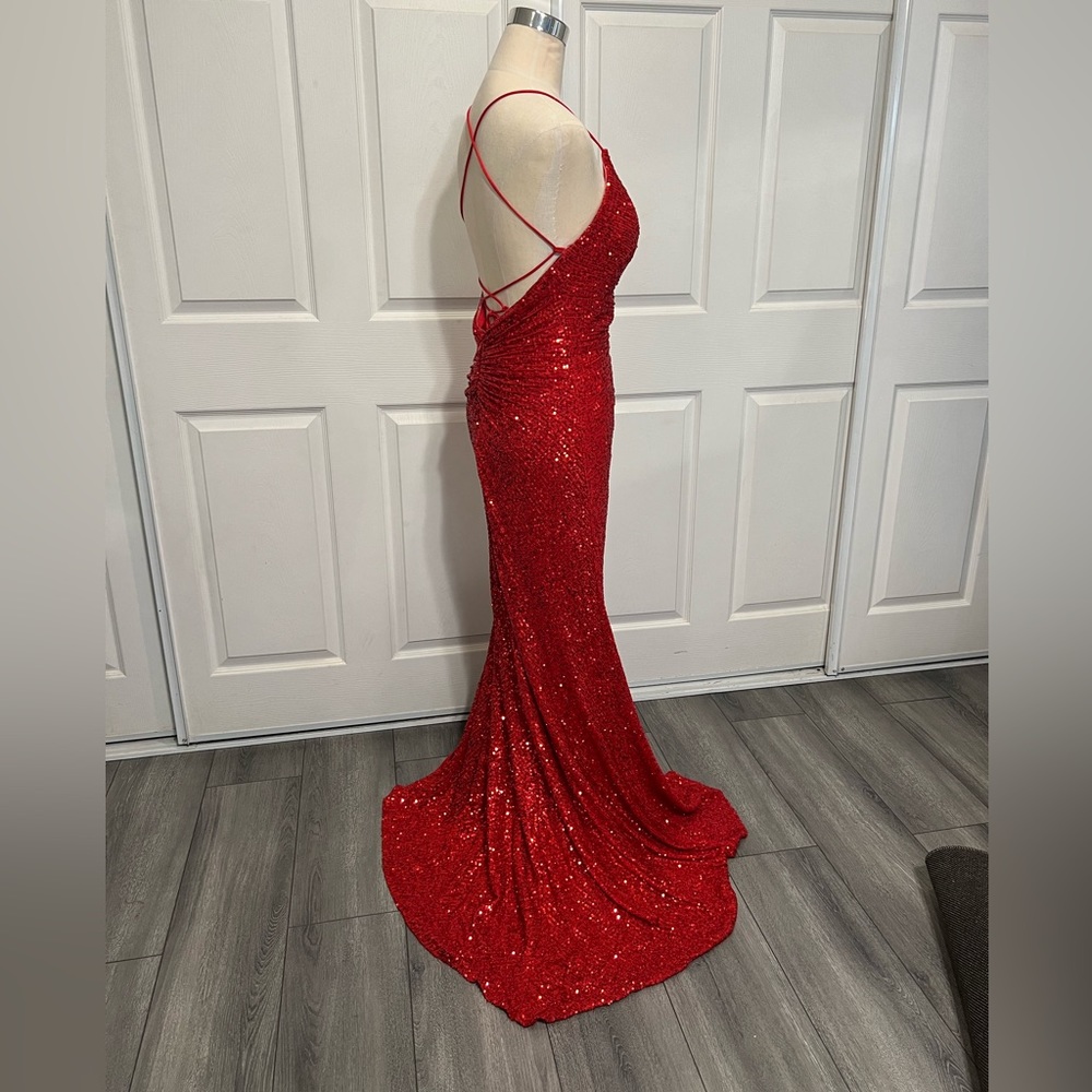 Jessica Rabbit Red Dress - Picture 8 of 15